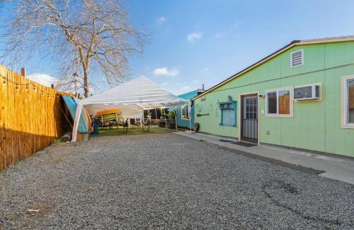 Logan Heights Casa | Next to Downtown Huge yard with Parking