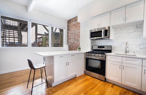 Jeffries Point Apartamento | Next to ocean, 5 min to downtown or to the airport by T