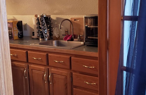 Fairbanks Apartamento | Next to Pioneer Park, Chena River, Carlson Center, and bus lines.