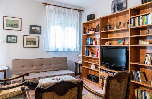 Agia Triada Apartamento | Next To The Sea - Apartment