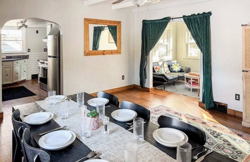 Albion Casa | Farmhouse Retreat - 10+ guests