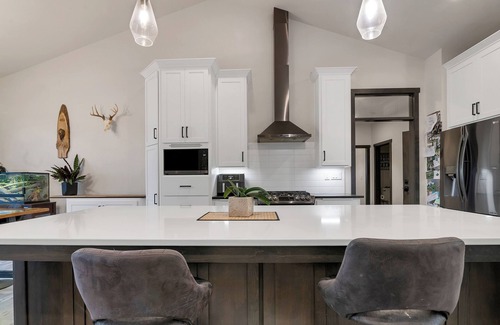 Little Suamico Casa | NFL Draft 2025 Modern New Build 4-bedroom 3 bath house in Little Suamico.