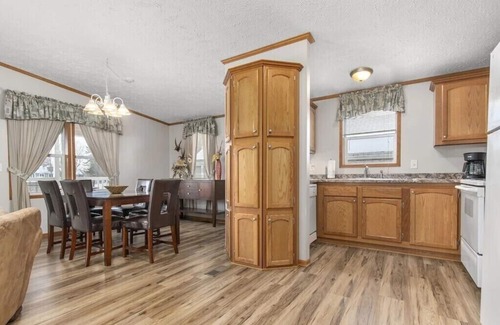 Fremont Cabaña | NFL DRAFT WolfRiver Cabin C, 2-Bedrooms, Sleeps 8