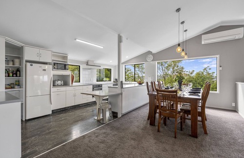 Taupo Casa | Ngaio Views - Lake Taupo Holiday Home