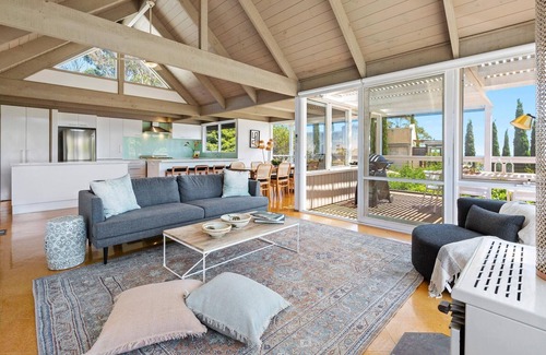 Mount Martha Casa | Ngaree - Ocean Views - An oasis up in the treetops
