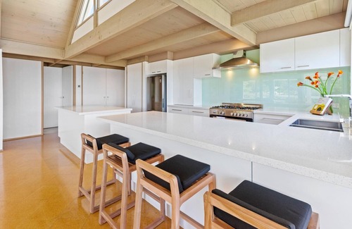 Mount Martha Casa | Ngaree - Ocean Views - An oasis up in the treetops