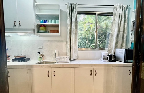 Koror Cabina | Spacious Room for Lodging in Ngermid, Koror