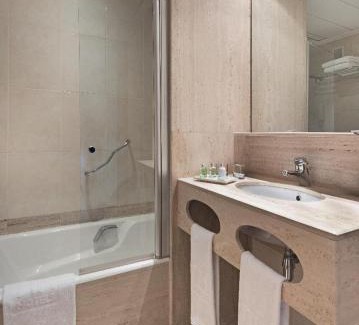 Centro de Valencia Hotel | NH Valencia Center