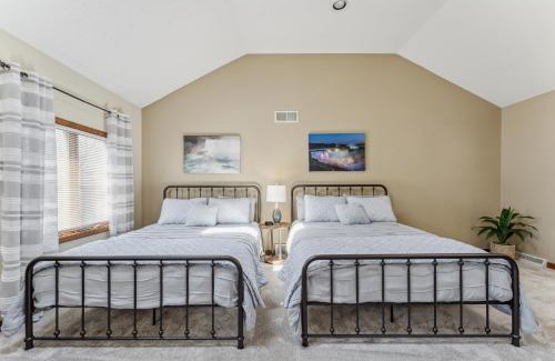 Niagara Falls Casa | Niagara Falls Getaway- Perfect Place to Unwind home