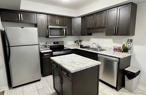 Thorold Casa | Niagara Getaway! 6 bedrooms , 4.5 baths. Up to 12 guests. Close to everything!