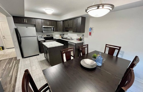 Thorold Casa | Niagara Getaway! 6 bedrooms , 4.5 baths. Up to 12 guests. Close to everything!