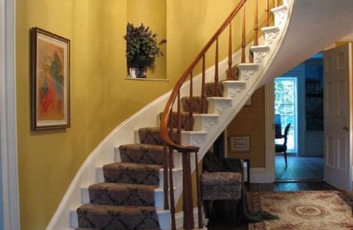 Lewiston Casa | Niagara Gorge Mansion in Historic Village 5 Minutes from Falls