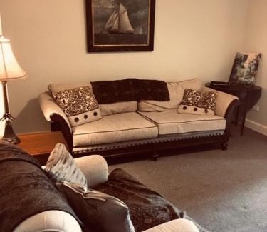 Lewiston Casa | Niagara Mansion Carriage Suite