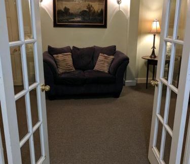 Lewiston Casa | Niagara Mansion Carriage Suite