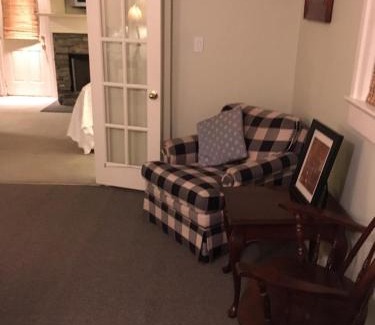 Lewiston Casa | Niagara Mansion Carriage Suite