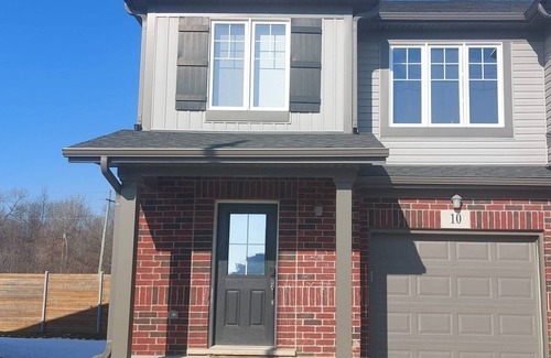 Thorold Casa | Niagara Sleeps 6 Cozy 3bed 3bath Near Falls