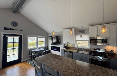 Niantic Casa | Niantic Shoreline Home - Amazing Views - Walkable to Dining/Beach/Shops