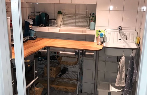 Reinbek Apartamento | Nias Guesthouse cerca de Sankt Adolf Stift con hermosa habitación + baño privado / WC