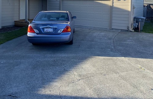 Eureka Apartamento | Nice 1 bedroom Studio upstairs in a quiet, safe, neighborhood w/ keyless entry