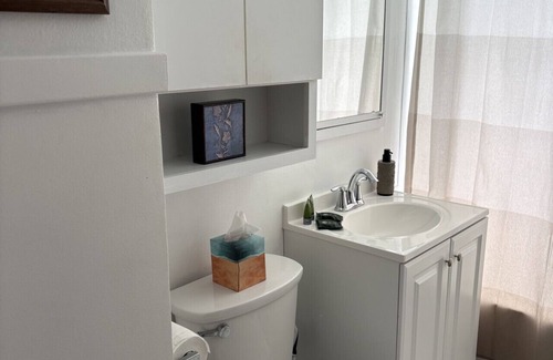 West Allis Apartamento | Nice 1 BR Apt, WIFI & Office, Near State Fair and Milwaukee Mile