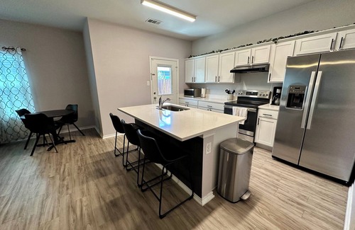 Grand Prairie Casa | Nice 2 BD/2 BA in Grand Prairie near DFW, AT&T & Epic