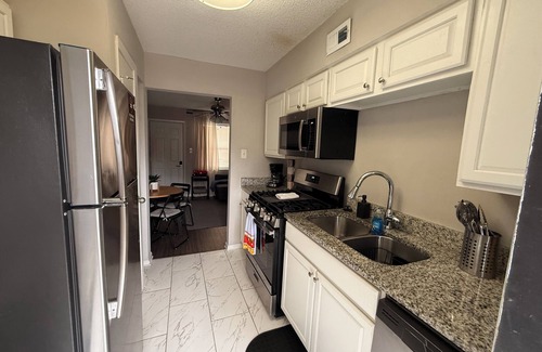 Uptown Apartamento | Nice 2-bedroom apartment in lovely Memphis with WiFi, AC
