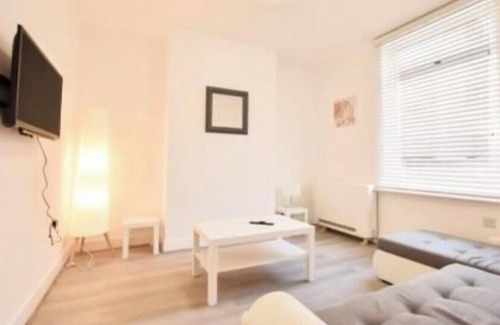 Kettering Casa | Nice 2 bedroom house