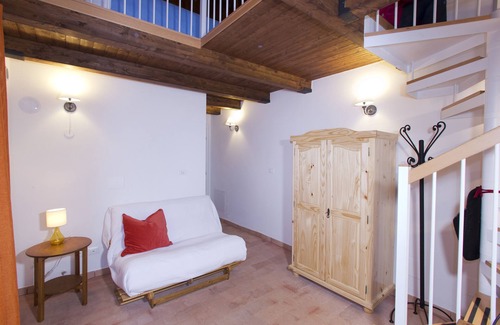 Farne Apartamento | Apartamento de dos habitaciones con vista al jardín del bosque, ideal para excursiones relajantes apeninos.