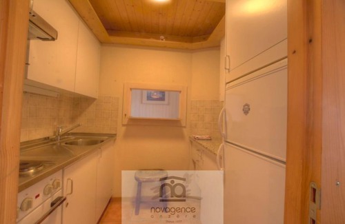 Monteiller Apartamento | Nice 2 room flat south, 50m from the cable car (max. 4 persons). Living/dining room with fireplace,