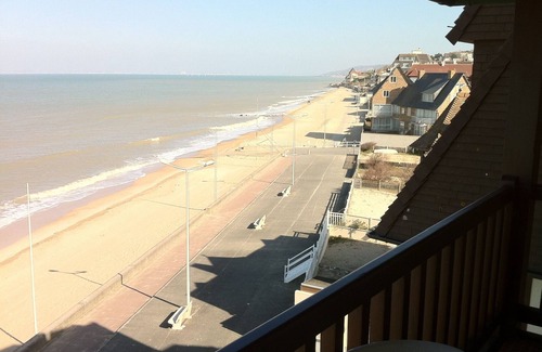 Blonville-sur-Mer Apartamento | Nice 2 habitaciones y mar balcón Blonville. Cerca del centro de la ciudad / transporte