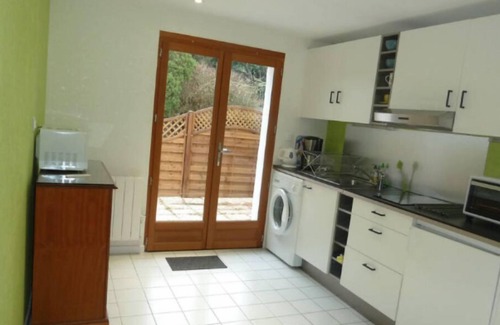 Saint-Etienne-de-Montluc Apartamento | Nice apartment 30m2 quiet shops 2mn walk