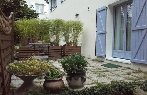 Saint-Etienne-de-Montluc Apartamento | Nice apartment 30m2 quiet shops 2mn walk