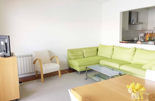 Corcubión Apartamento | Luminoso, sobre la playa, vistas al mar, céntrico, parking privado