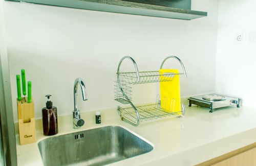Cikokol Apartamento | Nice And Cozy Studio At Tree Park City Apartment