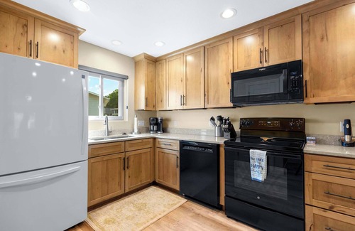 Sunrise Beach Condominio | Nice and Easy - Lake of the Ozarks Getaway for 6 w/ Resort Amenities