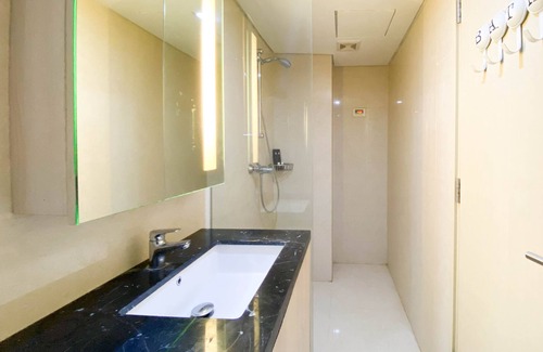 Semarang Apartamento | Nice And Elegant Studio Apartment At Warhol (W/R) Residence