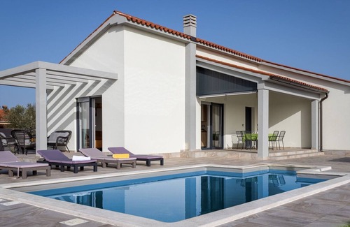 Vodnjan Cabina | Bonita y moderna casa de vacaciones cerca de Pula con piscina privada