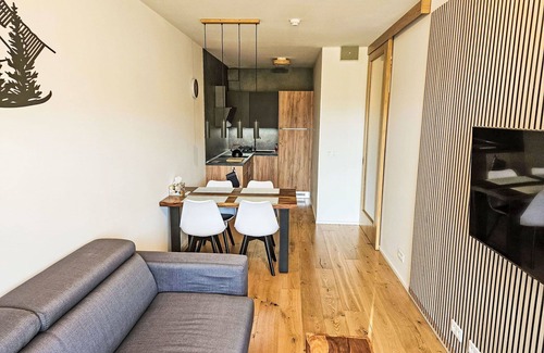 Janske Lazne Apartamento | Hermoso apartamento para 4 personas con WIFI, TV, balcón, vista panorámica y aparcamiento