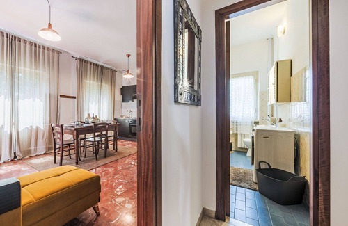 Capanne-Prato-Cinquale Apartamento | Precioso apartamento para 6 personas con A/C, WIFI, TV, balcón y aparcamiento