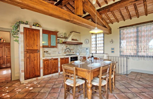 San Pietro in Bossolo Apartamento | Apartamento con WIFI, piscina, A/C, vista panorámica, aparcamiento, cerca de Greve In Chianti
