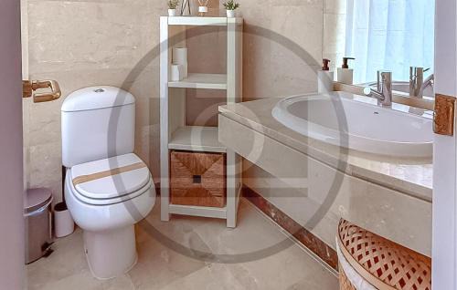Castillo de Sabinillas Apartamento | Nice Apartment In San Luis De Sabinillas