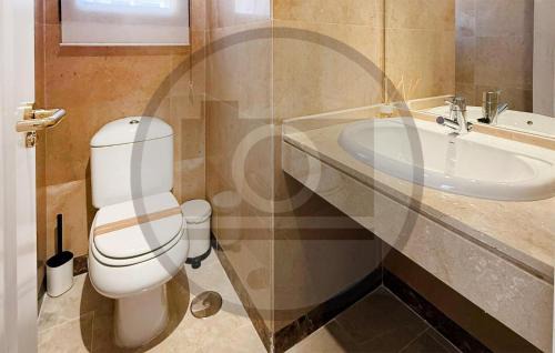 Castillo de Sabinillas Apartamento | Nice Apartment In San Luis De Sabinillas
