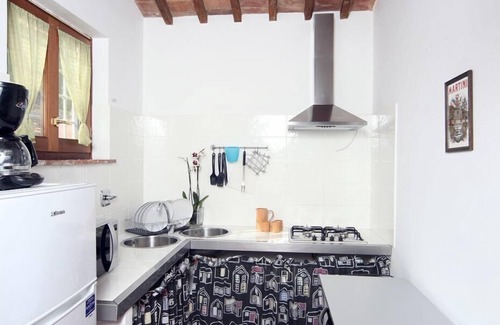 Corsanico-Bargecchia Apartamento | Apartamento con piscina, WIFI, A/C, TV, patio, vista panorámica, aparcamiento, cerca de Viareggio