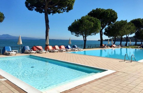 Monte Casa | Acogedor apartamento en villa para 3 personas con A/C, WIFI, piscina, TV, terraza y aparcamiento