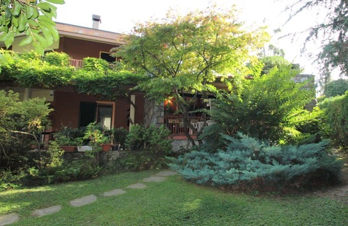Porto Valtravaglia Apartamento | Acogedor apartamento para 6 personas con WIFI, piscina, TV y patio