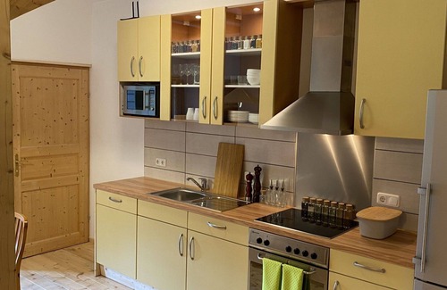 Muhldorf Apartamento | Hermoso apartamento para 8 personas con WIFI y balcón