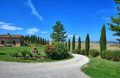 Monteroni d'Arbia Apartamento | Hermoso apartamento con piscina, WIFI, patio, vista panorámica y aparcamiento, cerca de Siena