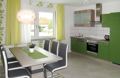Donnerskirchen Apartamento | Acogedor apartamento para 6 personas con WIFI, A/C, TV, balcón y aparcamiento