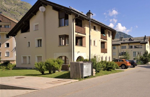 Sils-Maria Apartamento | Hermoso apartamento para 4 personas con WIFI, TV, patio y mascotas permitida