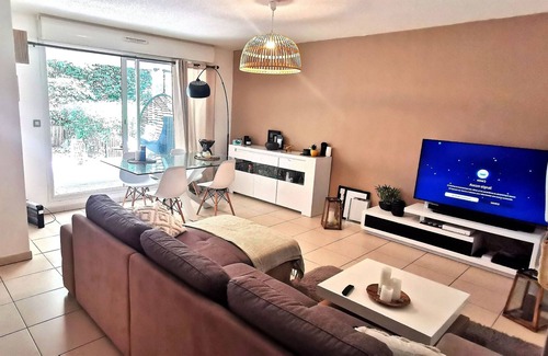 Les 3 Ponts Apartamento | Nice apartment F 2 with terrace and garden, swimming pool